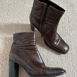 Elegant Dark Brown Heeled Boots